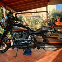 Street glide special