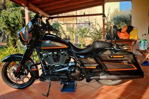 Street glide special