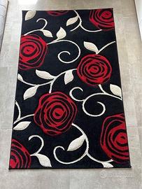 Tappeto nero con rose rosse