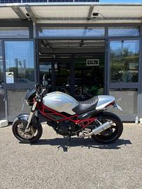 DUCATI Monster 695 .