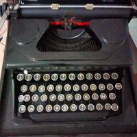 macchina da scrivere everest