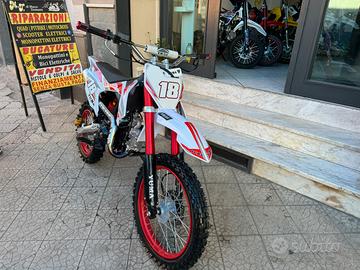 Pit bike 125 automatica 17/14 yuma