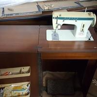 Due macchine da cucire Singer