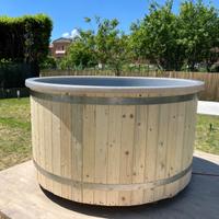 Tinozza FINLANDESE per  4-6 persone  idromassaggio