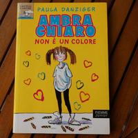 Libro "Ambra Chiaro non è un colore"