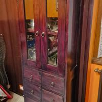 Mobile in legno con vetrinetta