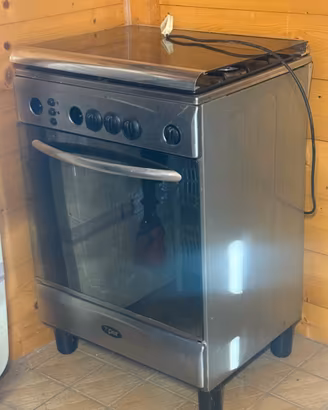 Cucina a gas con forno elettrico
