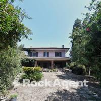 Villa unifamiliare con terreno a pochi km da Borgo