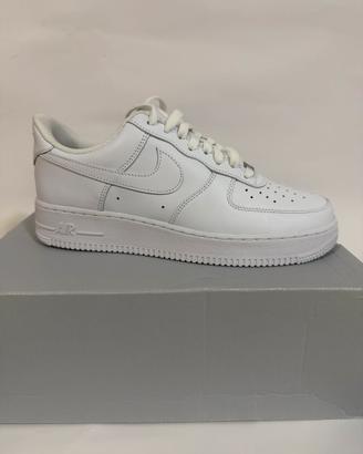 Nike Air Force 1 '07 (all white)