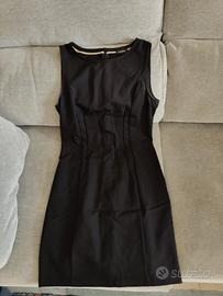 vestito nero lungo senza maniche