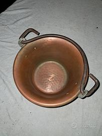 Pentole vecchie in Rame