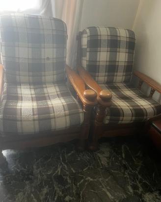 Coppia di poltrone rustiche