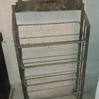 Espositore  in ferro battuto di vini Kiola '50 