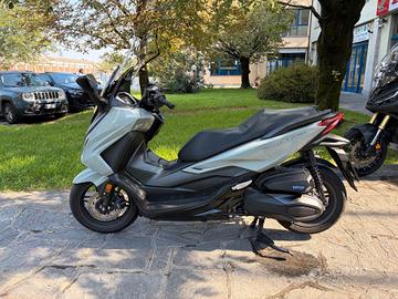 Honda Forza 350