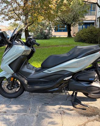 Honda Forza 350
