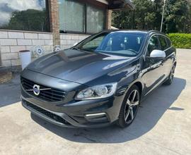 VOLVO V60 D2 2.0 R-design