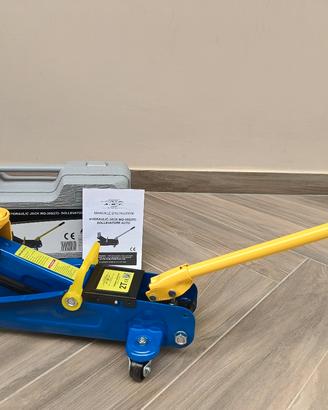 Cric idraulico per auto 2T A.M.C.