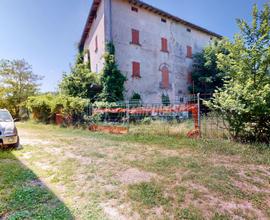 CASA INDIPENDENTE BIFAMILIARE CON GIARDINO DA RIST