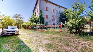 CASA INDIPENDENTE BIFAMILIARE CON GIARDINO DA RIST