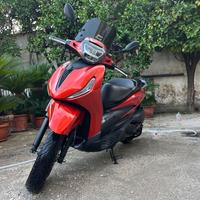 Beverly 300 con assicurazione