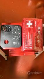 Compressore auto kit pronto soccorso + gilet