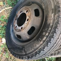 Cerchi iveco con gomme da sostituire 195 65 16