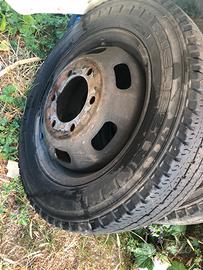 Cerchi iveco con gomme da sostituire 195 65 16