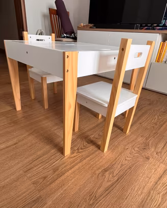 Set tavolo e sedie per bimbi