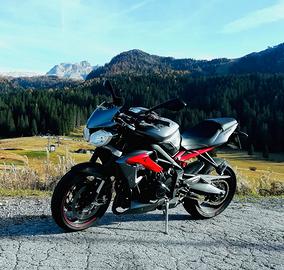Triumph Street Triple R