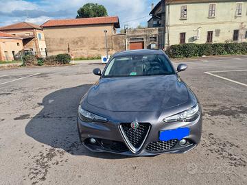Alfaromeo Giulia 2.2 diesel super 180cv