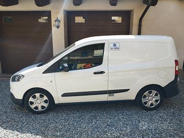 Ford courier isotermico