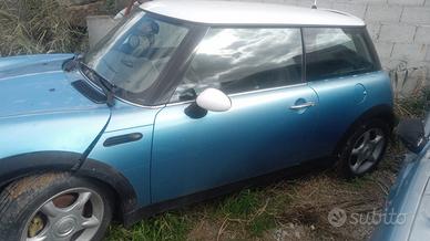 Mini cooper r50/53 anno 2004 storica