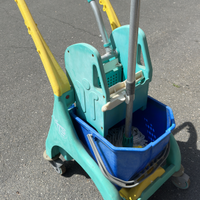 Carrello per pulire