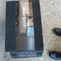 Subwoofer alpine con amplificatore