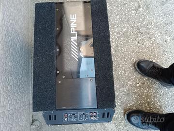 Subwoofer alpine con amplificatore