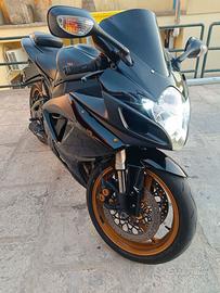 gsx r 600 con motore 750