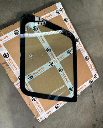 Vetro posteriore destro fisso Mitsubishi Pajero