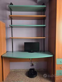 Scrivania per cameretta con libreria inclusa