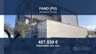 Immobile in asta di 417 m² con box auto a Fano