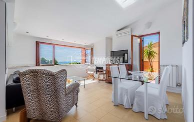 Appartamento ristrutturato con terrazza panoramica