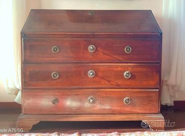 Cassettone bureau veneto del 1700
