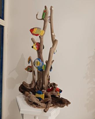 tralcio di legni di mare con oesci