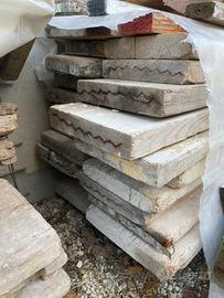 Ponticelli da muratore, assi di legno, ponti