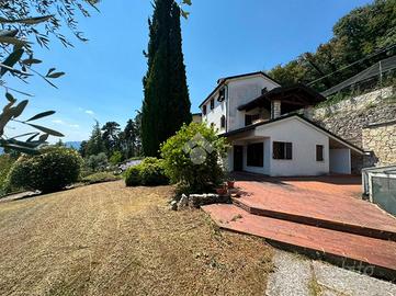 VILLA SINGOLA A SANTORSO