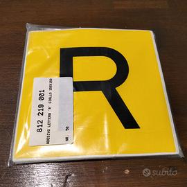 N° 26 LETTERE "R" COLORE NERO SU GIALLO 150x150mm