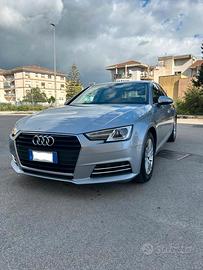 Audi A4 2.0 tdi ultra Business 150cv s-tronic