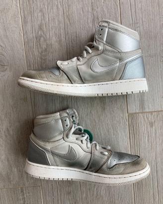 Nike modello Jordan colore grigio taglia 38.5
