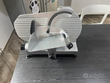 Affettatrice Per Salumi