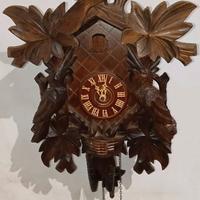 Orologio a Cucù Tradizionale – Intagliato a Mano –
