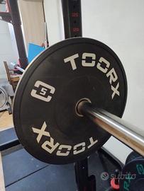 Bilanciere, bumper e materiale per home gym